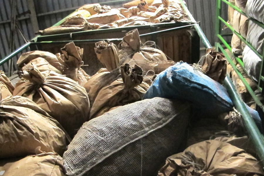 انبار و نگهداری گیاهان دارویی خشک