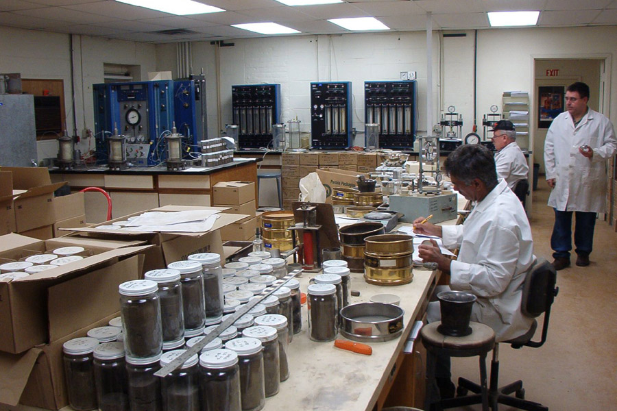 خاک مناسب برای کشت زعفران