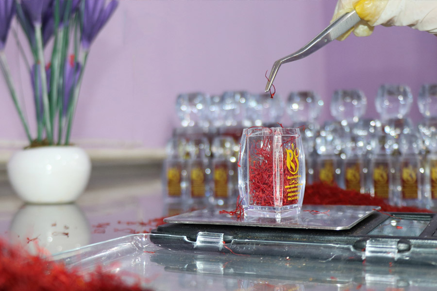 راه اندازی کسب و کار بسته‌بندی خانگی زعفران